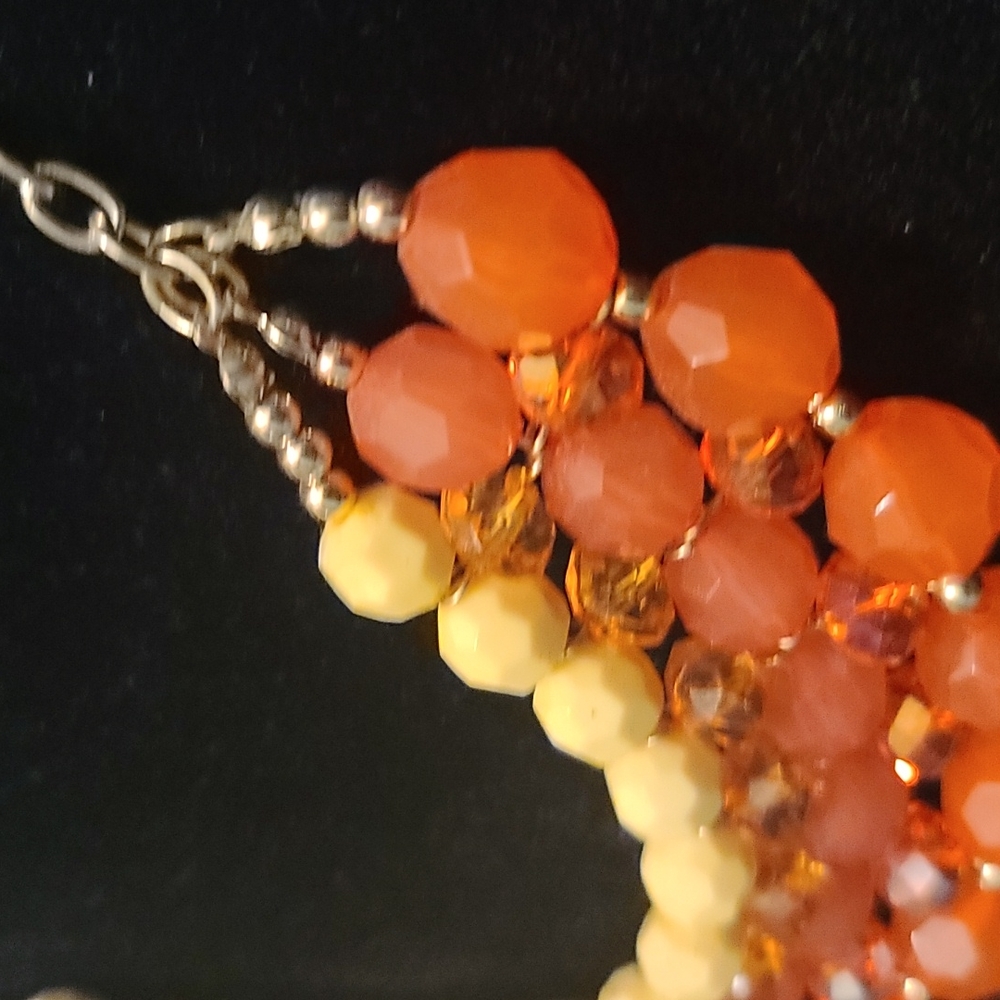 Springtime bead necklace - Picture 3 of 5